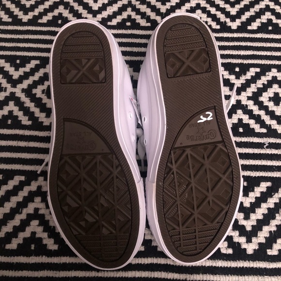 White Leather Monochrome Converse - Picture 3 of 5